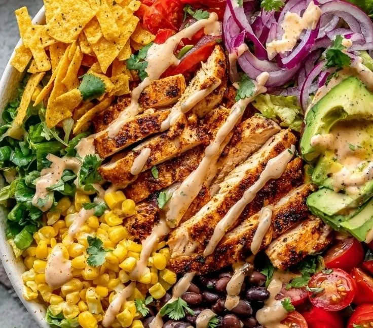 Spicy Avocado Ranch Salad with fresh ingredients and a creamy dressing